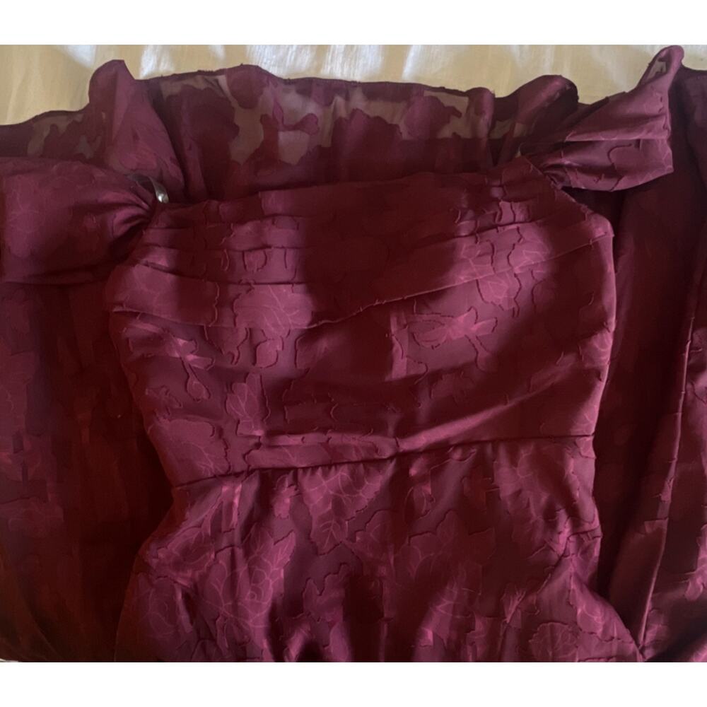 Formal Dress Burgundy Floral Jacquard Gown Sleeveless Polyester Size 14